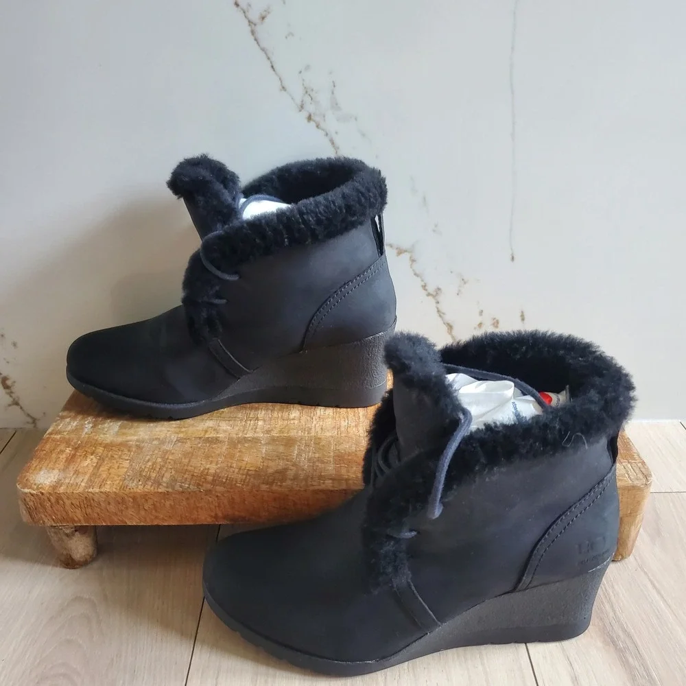 UGG Boots Womens 7 Black Suede Jeovana Ankle Boot Waterproof Wedge Shearling